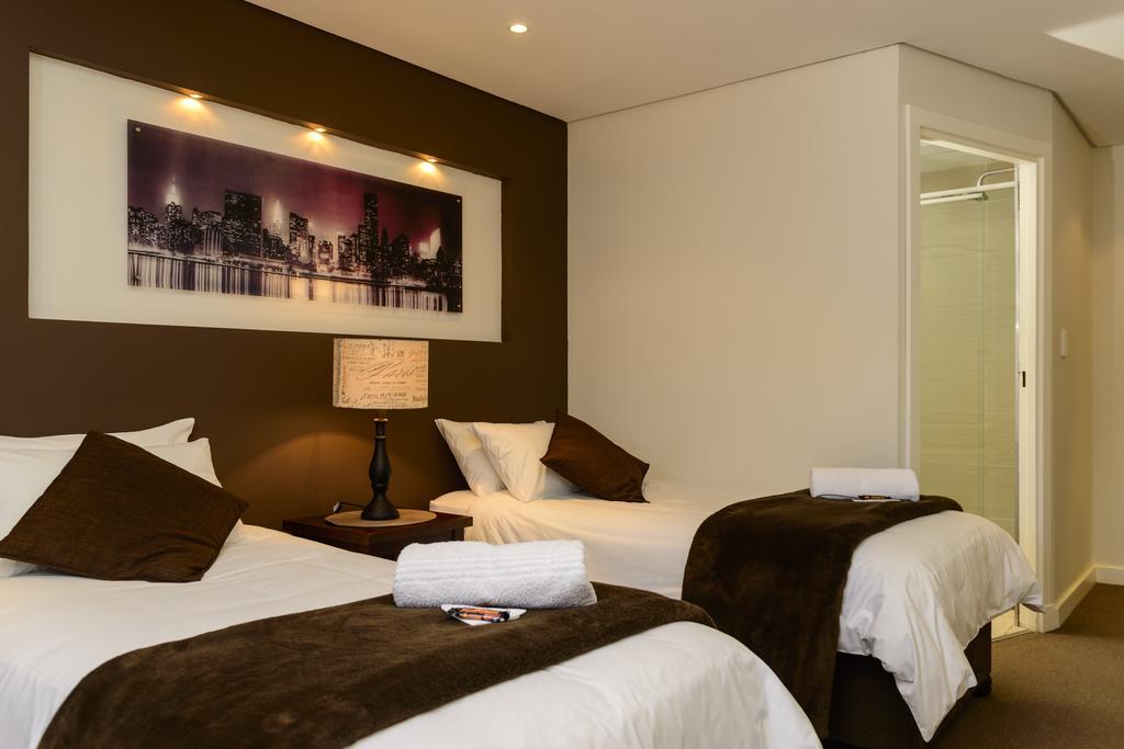Biggy Best Boutique Hotel & Self Catering Cottages Хоуик Стая снимка